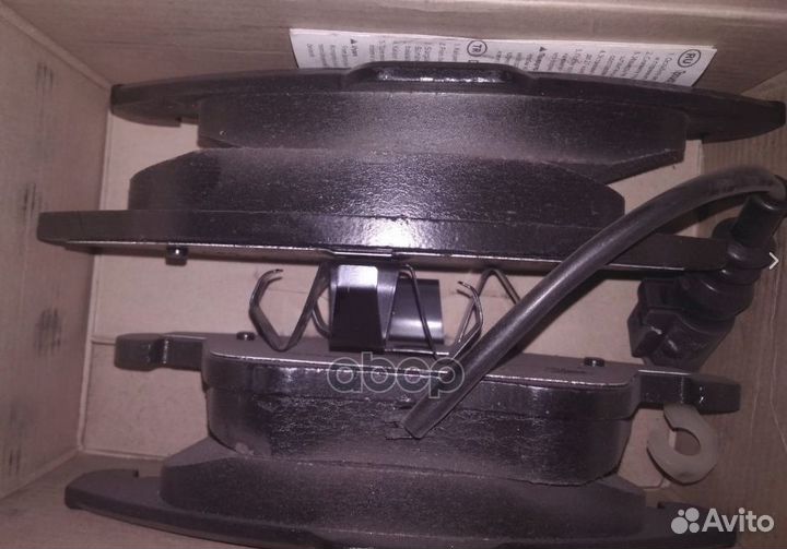 Колодки тормозные дисковые перед SP2264 Sangsin