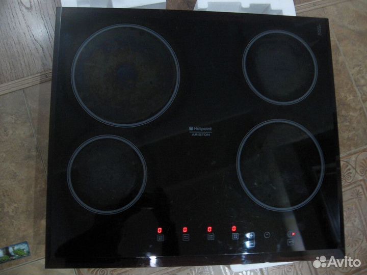 Варочная панель Hotpoint Ariston. Стекло целое