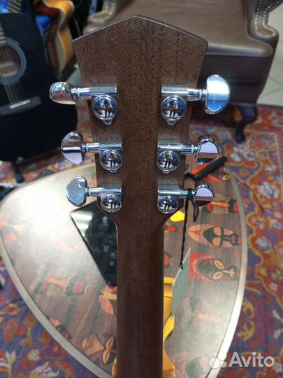 Акустическая гитара массив Parkwood концерт