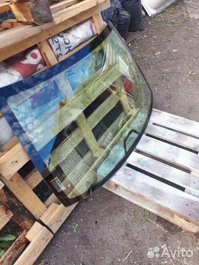 Стекло задние bmw 5серии е39 оригинал