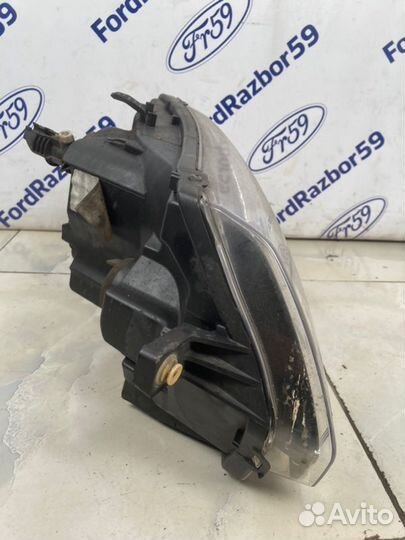 Фара передняя левая Dacia Sandero B52 2014