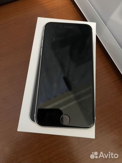 iPhone SE (2020), 64 ГБ
