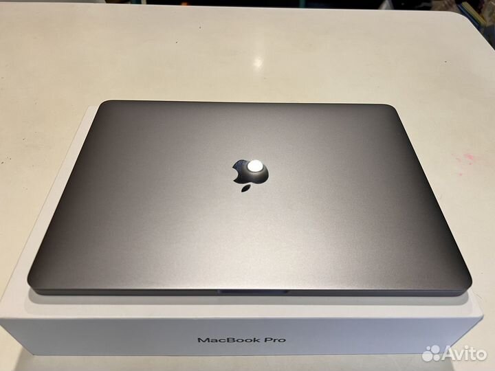 Apple macbook pro 13 2017 (идеальное сост)