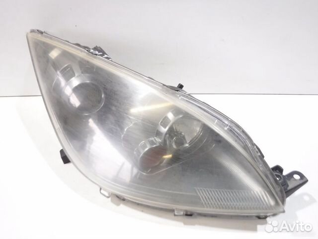 Фара правая Mitsubishi Colt Plus