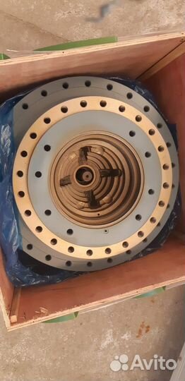 Бортовой редуктор без мотора Komatsu PC400-7