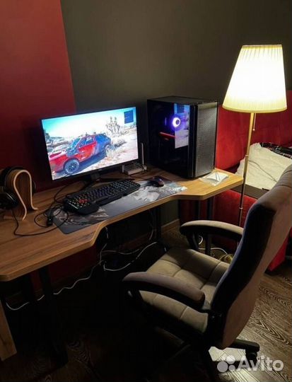 Стол компьютерный игровой