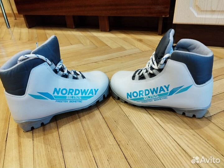 Лыжные ботинки 32размер