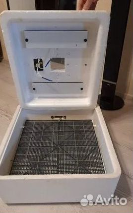 Инкубатор для яиц новый