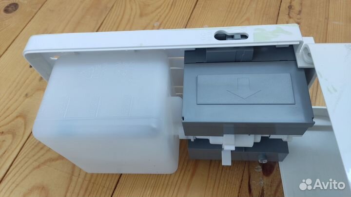 Диспенсер для антисептика