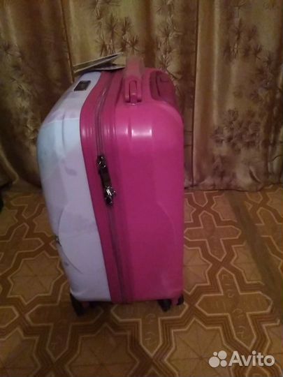 Продаю чемодан детский Дисней пластик новый