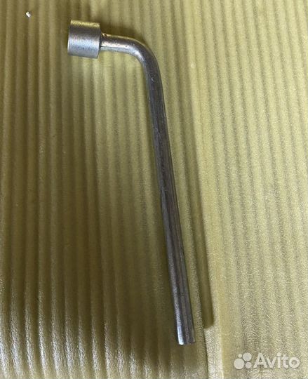 Инструмент баллонный ключ Subaru 19мм оригинал