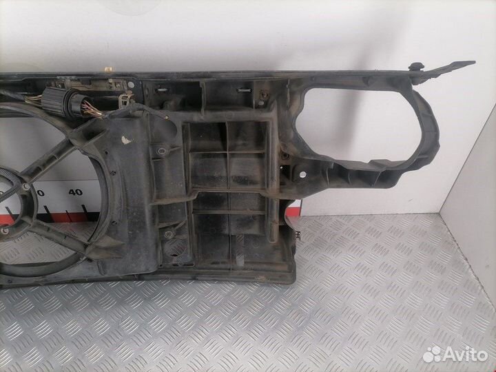 Панель передняя (телевизор) для Volkswagen Golf 3