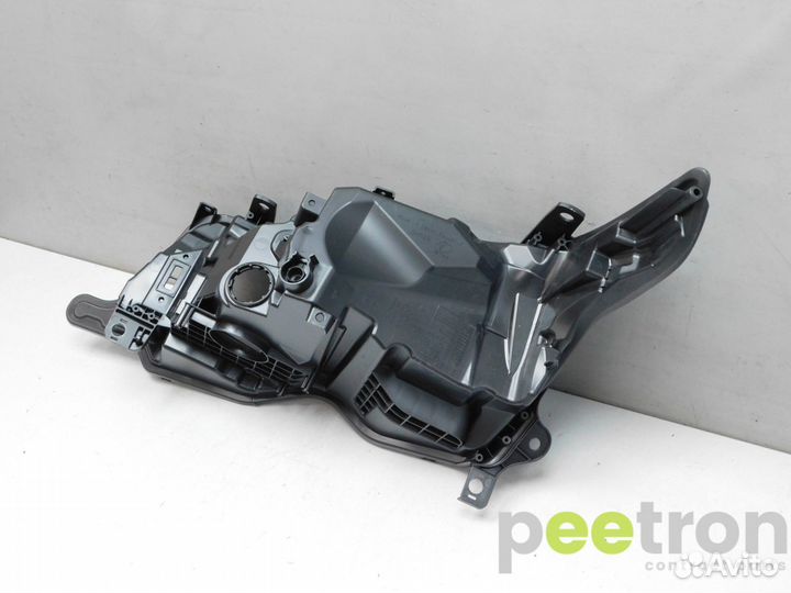 Б/У Б/У Корпус фары правой новая Рестайлинг