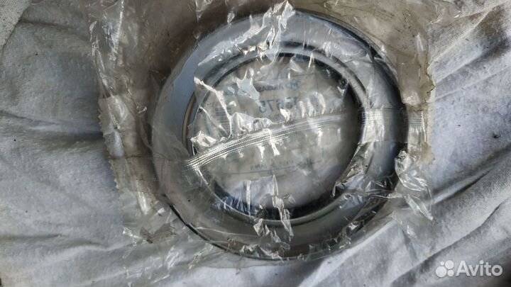 Ступичный подшипник, крестовина, сальник