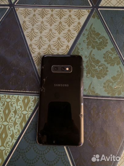 Samsung Galaxy S10, 6/128 ГБ