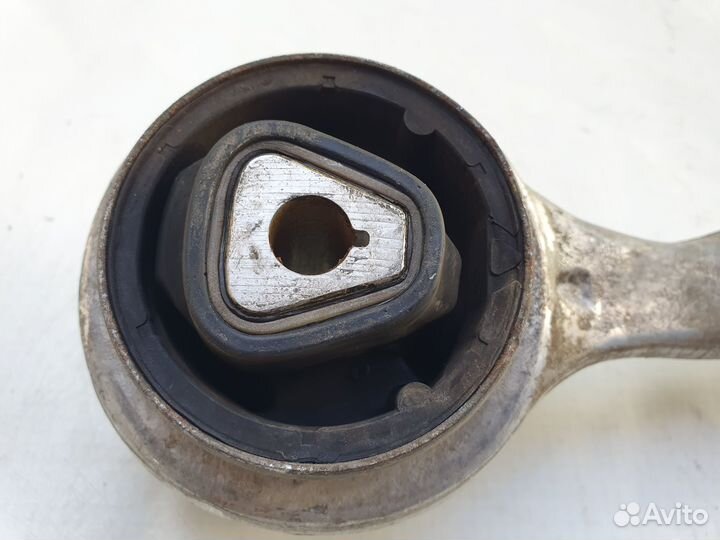 Передний левый рычаг BMW e87 e90