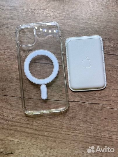 Чехлы на телефон iPhone 11