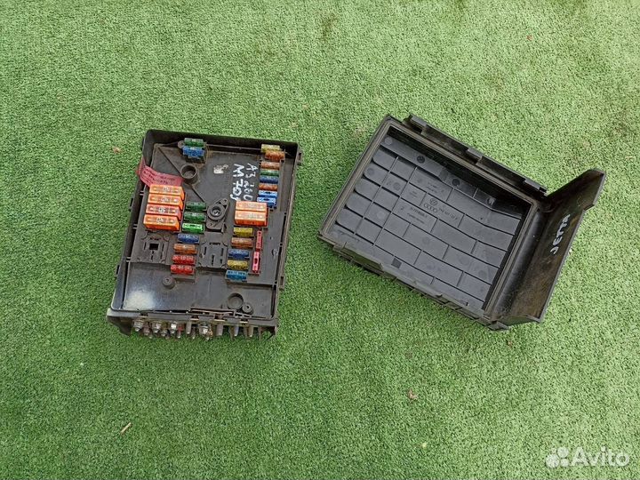 Блок предохранителей Volkswagen Jetta седан 1.6