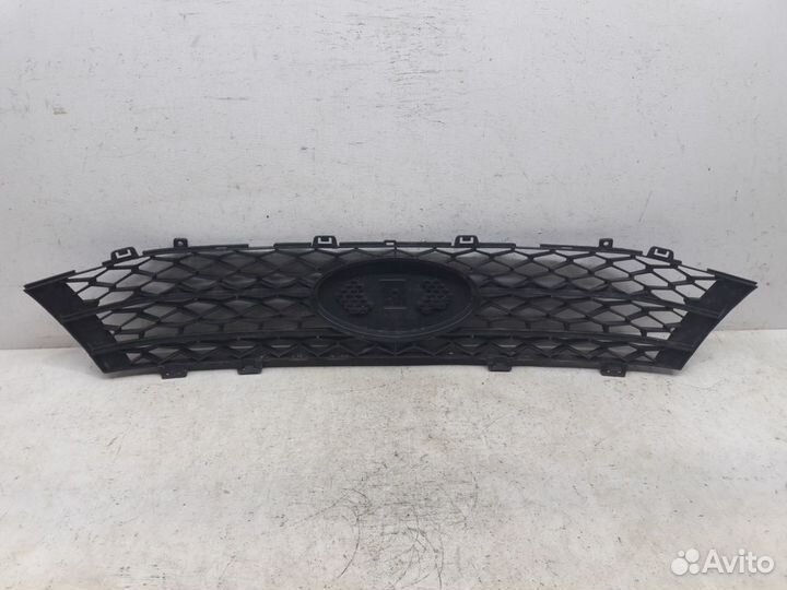 Решетка радиатора Лада Веста 2015