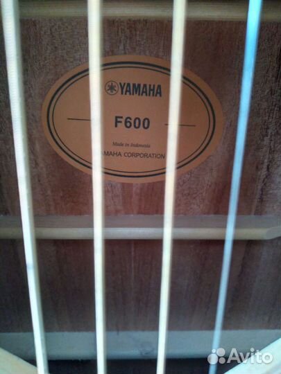 Акустическая гитара yamaha