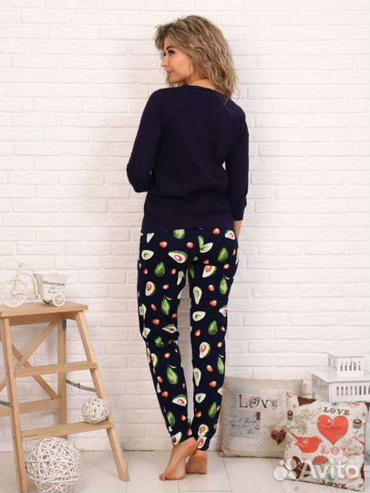 Комплект женской одежды 52 размер