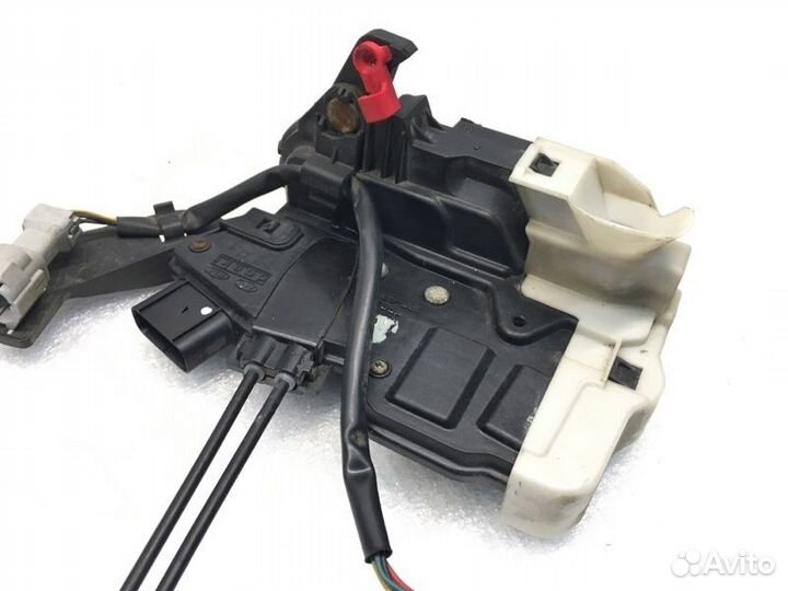 Замок двери передний правый Kia Optima 3 седан 2.4