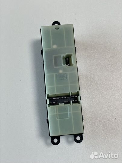 Блок управления стеклоподъемниками Nissan Tiida