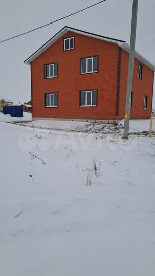 Дом 198 м² на участке 12 сот.