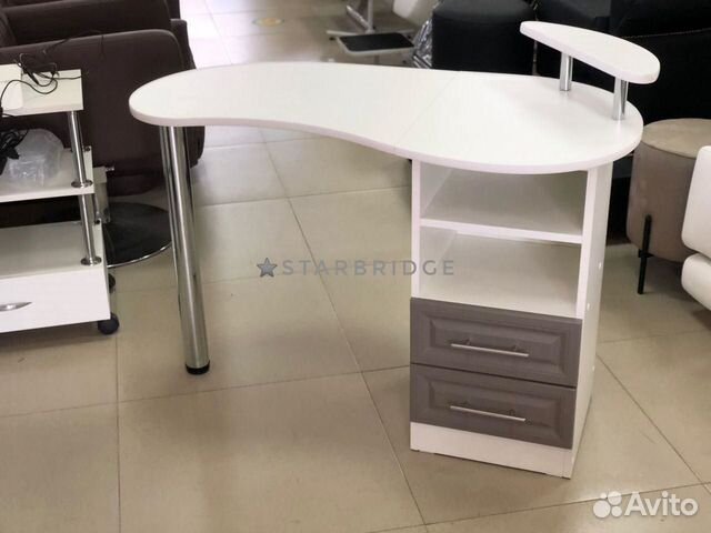 Стол маникюрный складной