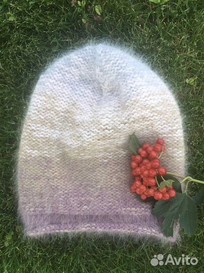 Вязаные шапки с оригинальным узором
