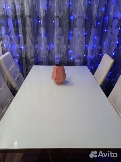 Кухонный стол