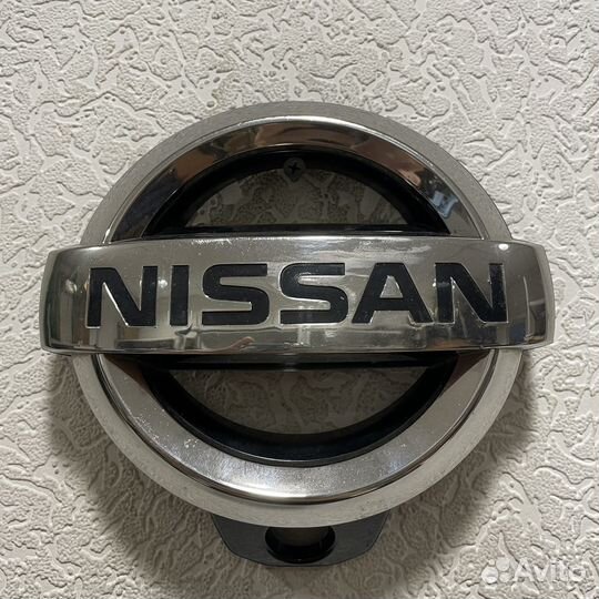 Эмблема Nissan Patrol 2010-2018 623821LB0A Y62