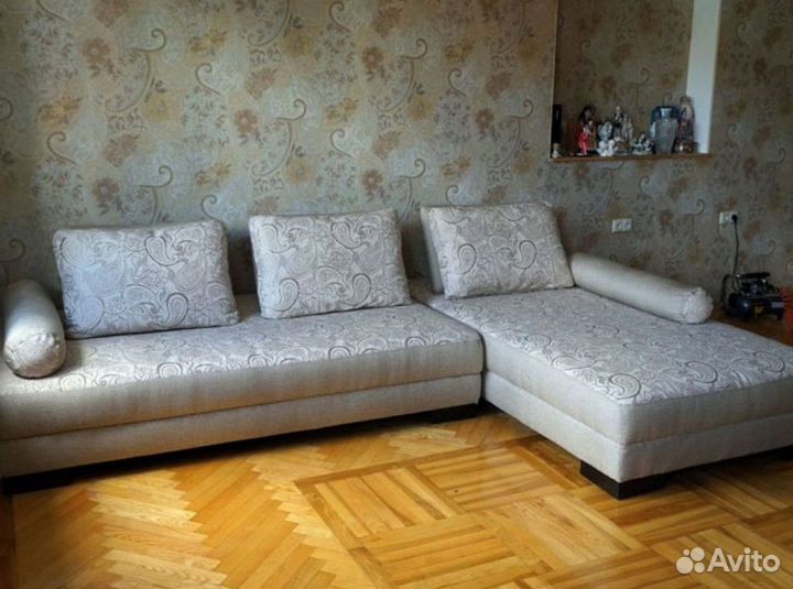 Перетяжка и замена обивки диванов из льна