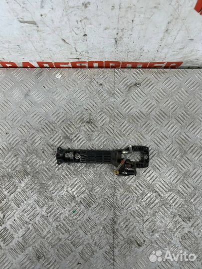 Кронштейн ручки двери передний левый Тойота Королл