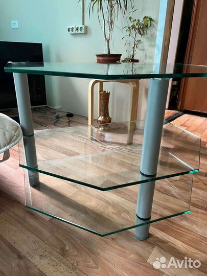 Стеклянная тумба под тв