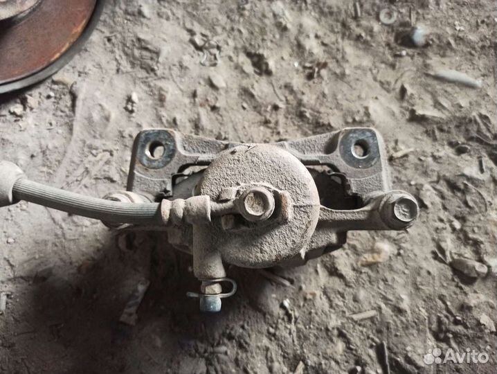 Суппорт передний правый Chevrolet Aveo T250