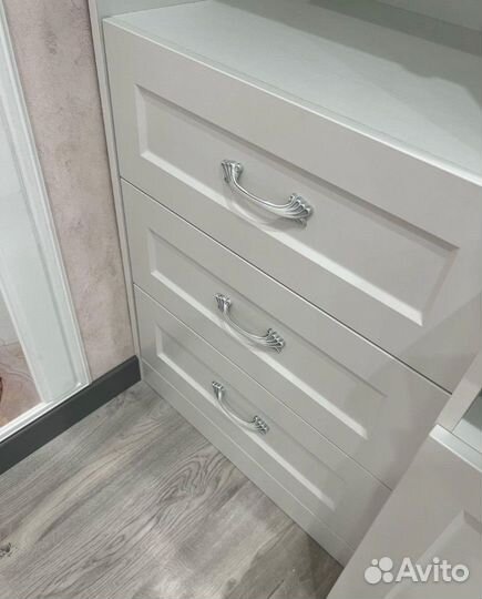 Шкафчик для ванной комнаты