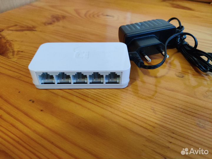 Сетевой коммутатор(свитч) D-link DES-1005A