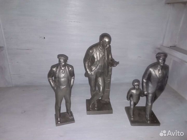 Статуэтки Ленин