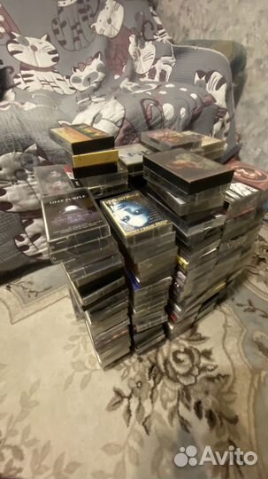 Кассеты, порядка 240 штук