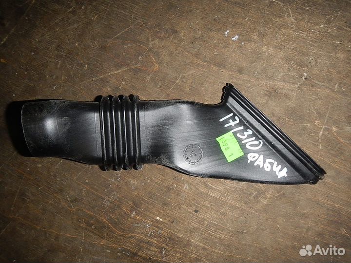 Патрубок воздушного фильтра Skoda Fabia