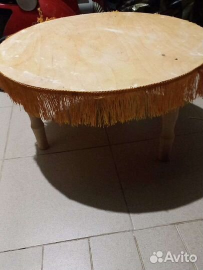 Столик для хьэлыуэ на 3 ногах