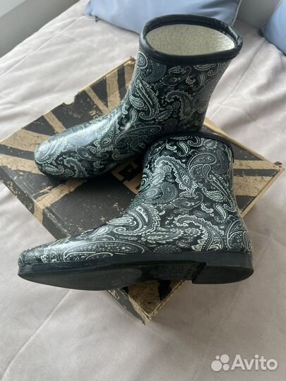 Резиновые сапоги