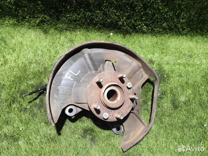 Ступица передняя левая Mazda Cx7 2007