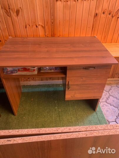 Письменный стол