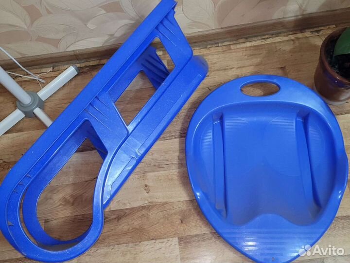 Детские санки и ледянка