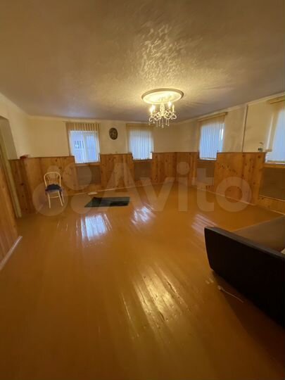 Дом 5000 м² на участке 12 сот.