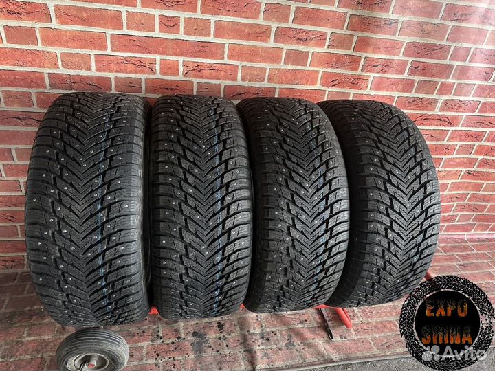 Nokian Tyres Hakkapeliitta 10p SUV 285/45 R22