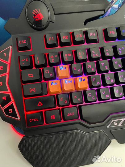 Игровая клавиатура с подсветкой rgb