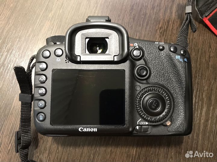 Зеркальный фотоаппарат canon 7d